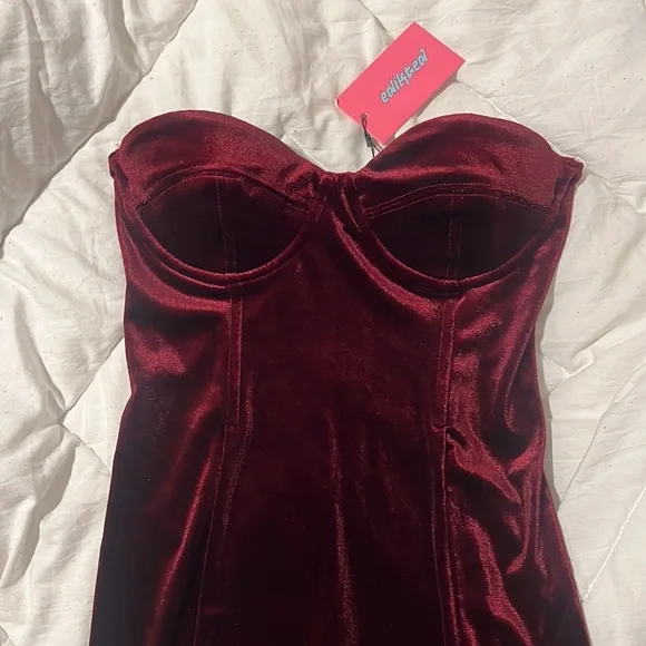 NWT EDIKTED Cinnamon Velvet Cupped Mini Strapless Dress!! - Picture 6 of 11